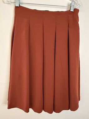 Uniqlo pleated midi skirt in a reddish brown SZ 6